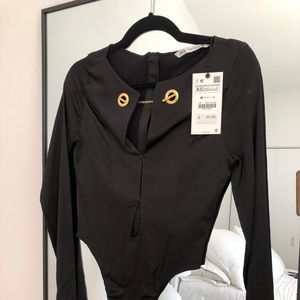 ZARA BLACK BODYSUIT WITH GOLD DETAILING ✨🖤